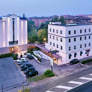 https://hotel-gardenia-borgo-san-michele.hotelinveneto.com