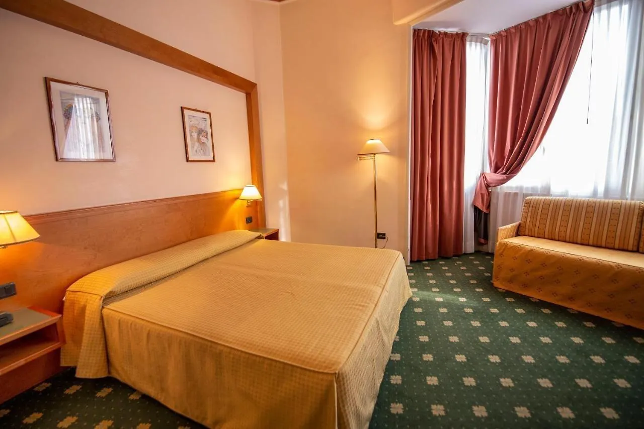 ***  Hotel Estense Modena Italy