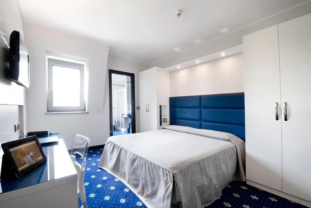 Hotel Estense Modena 3*,