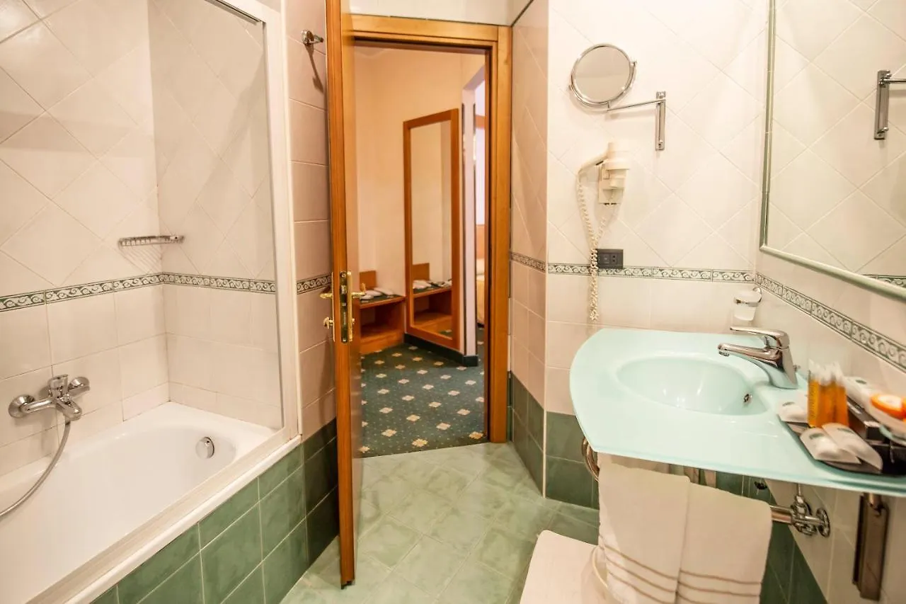 Hotel Estense Modena 3*,  Italy